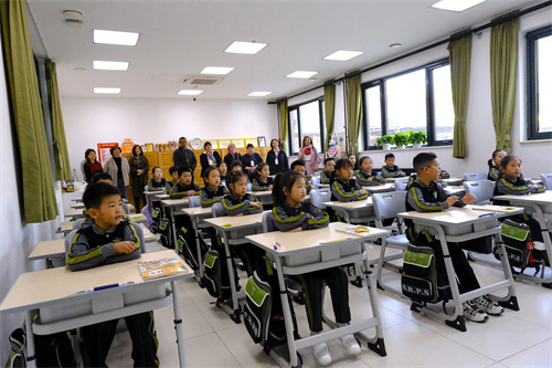 俄羅斯公立學(xué)校來樹人學(xué)校訪問