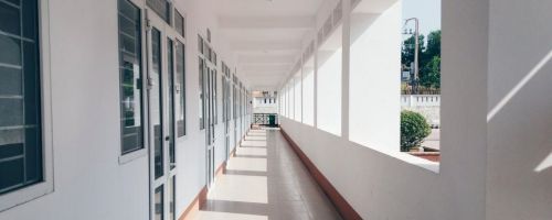 中育貝拉國際高中地址