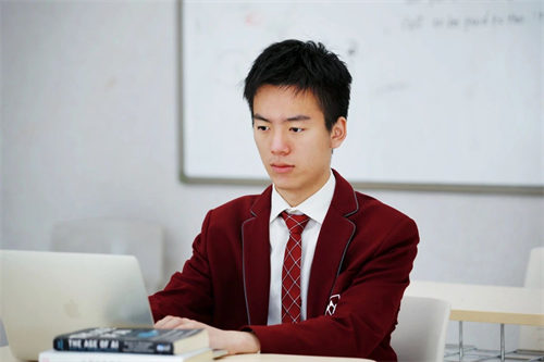 愛(ài)迪畢業(yè)生