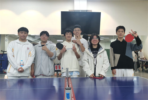 愛(ài)迪畢業(yè)生