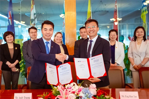 北京中加學校攜手美國ACT考試中心打造國際教育新高地