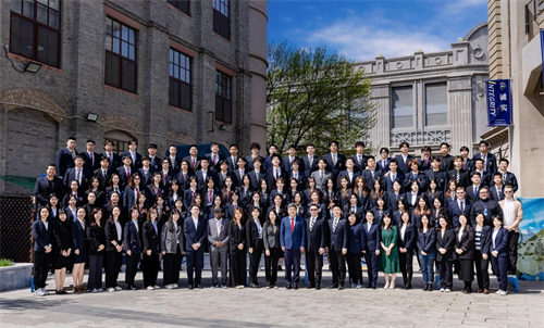 天津法拉古特學(xué)校畢業(yè)生