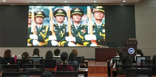 東北大學哈珀OSSD國際教育中心師生共觀大閱兵