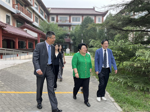 拔萃橘郡OCAHS課程學部授牌