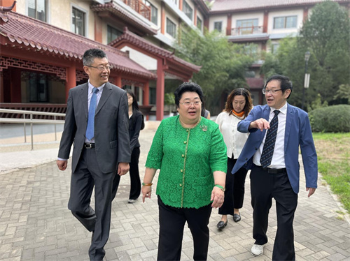 拔萃橘郡OCAHS課程學部授牌