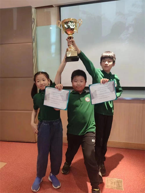 青苗學校學生獲丘成桐數學營銀獎