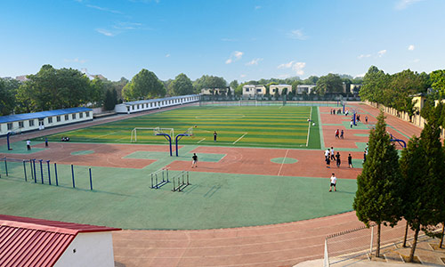 北京市君誼中學(xué)